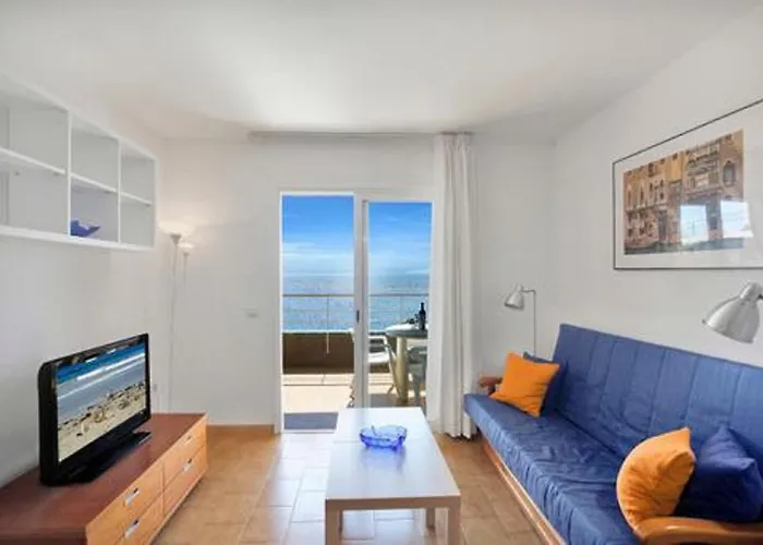 Costa Isora Frontline & Pool By Paramount Holidays